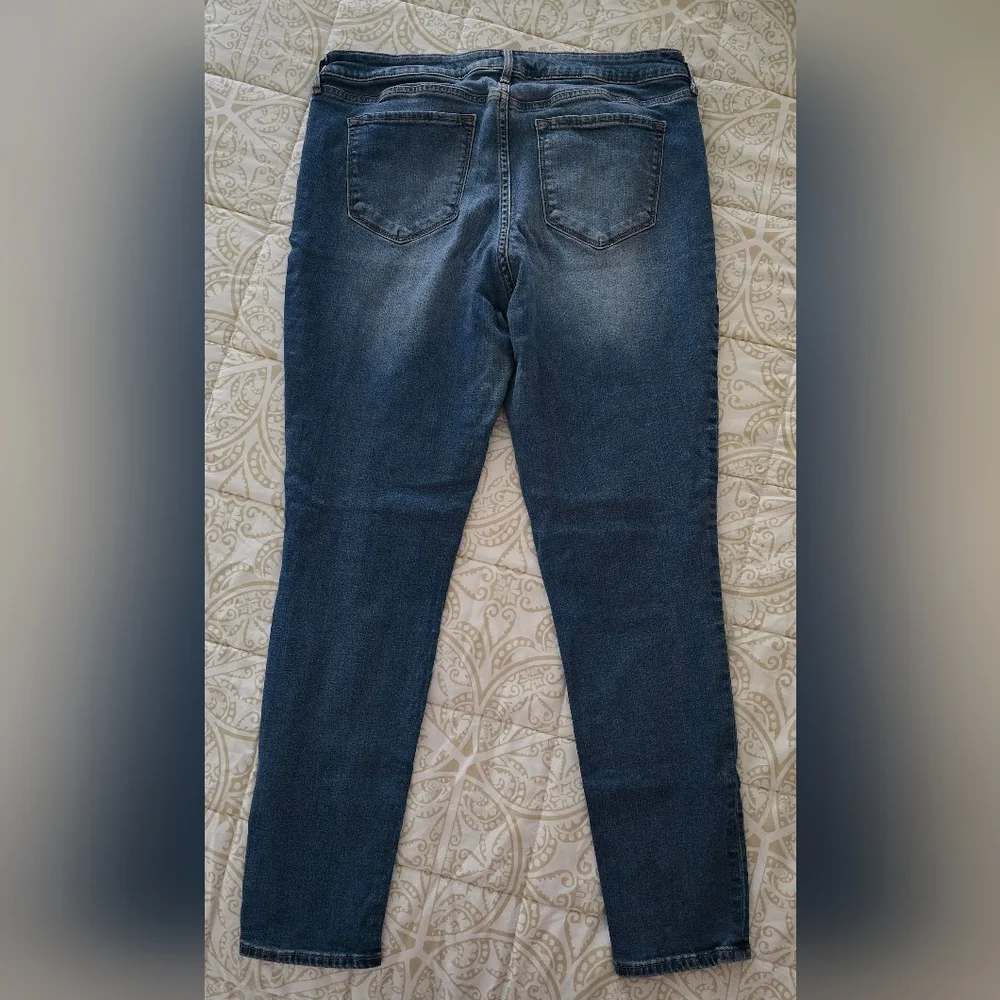 Old Navy Rockstar Jeans, Distressed Denim - Picture 2 of 4